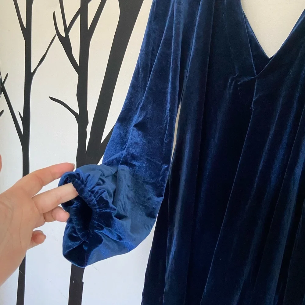 Free People midnight blue velvet balloon sleeve dress - Picture 9 of 14